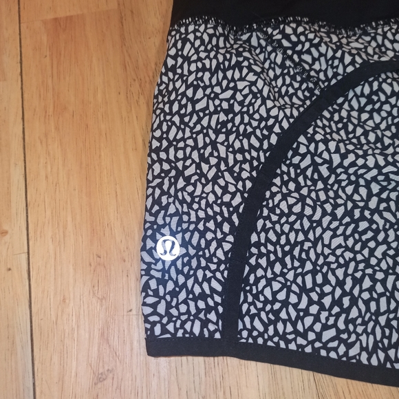 Lululemon women's athletic shorts. Size 6 - Picture 2 of 13